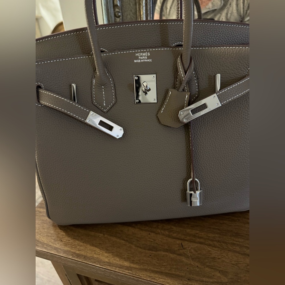 Elegant Taupe Handbag 30cm - Picture 5 of 5